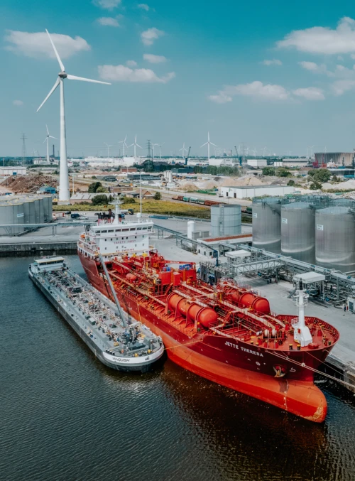 Picture of ships at SEA-Tank Terminal in North Sea Port’s Ghent sub-area.