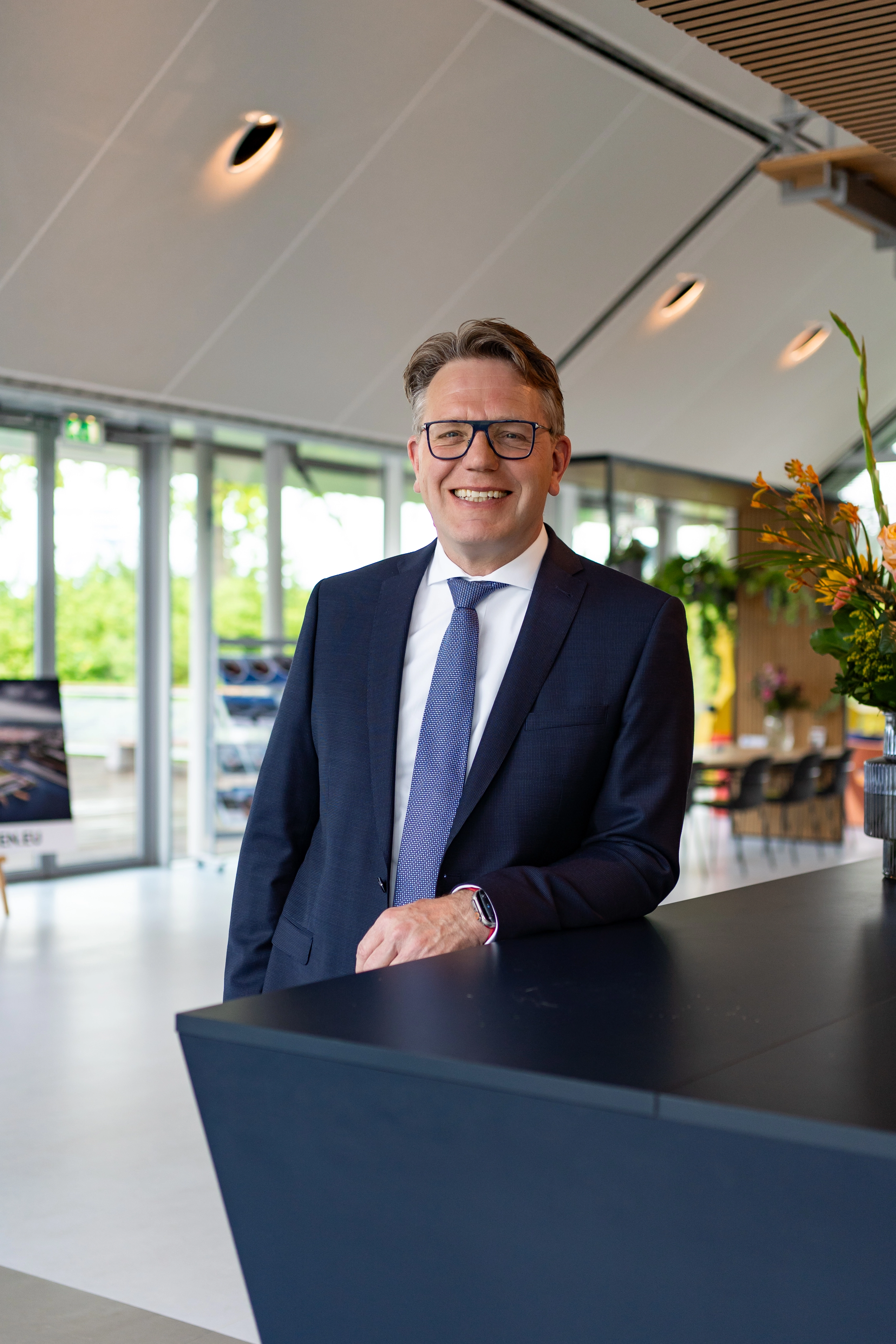 Portrait picture of Cas König, CEO of North Sea Port, Europe's most versatile port.